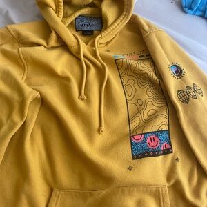 •Brooklyn cloth 
•Yellow hoodie 
•Don’t fit anymore
•Size-Largr